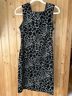 Women’s connected apparel Square Neck Black with Design Midi Dress Size 8